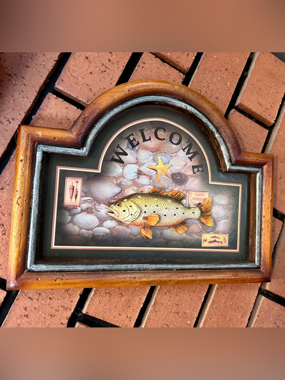 Welcome Fish Wall Plaque - Picture 2 of 3